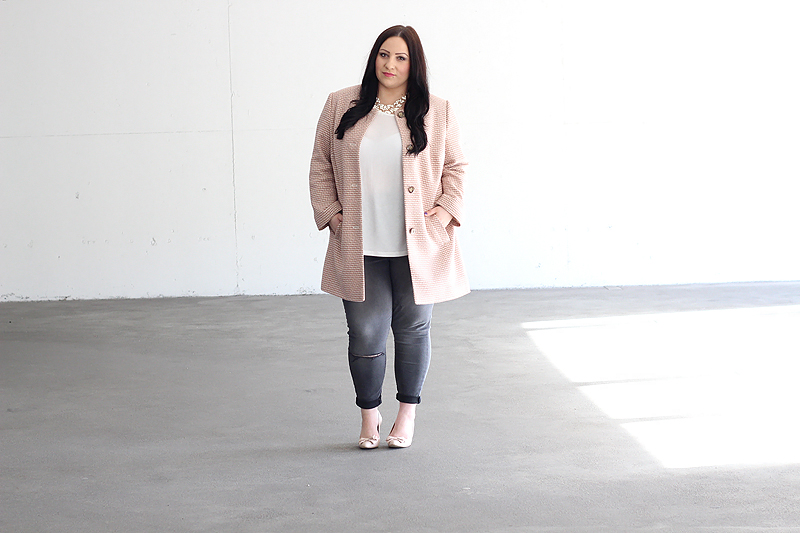 Plus Size Rosa Mantel